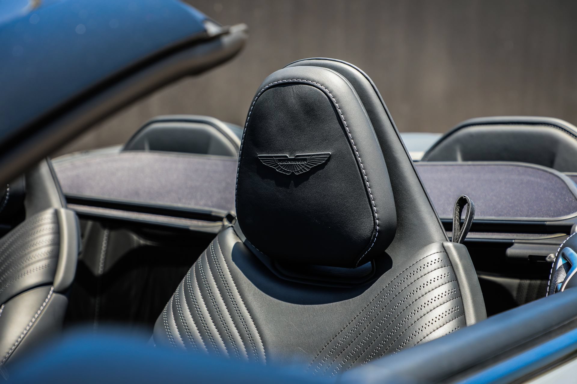 Used 2022 Aston Martin DB11 Volante RWD image 29