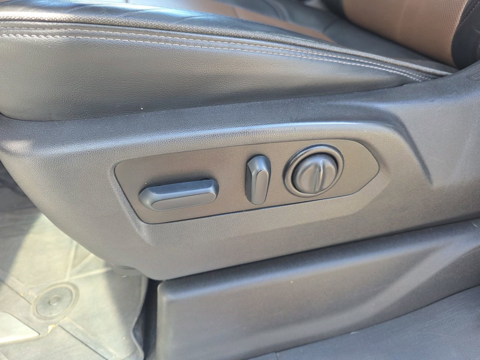 Used 2023 Chevrolet Silverado 3500 High Country image 18