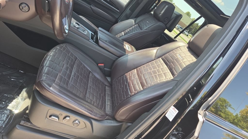 Used 2021 Cadillac Escalade Sport Platinum AWD/4WD image 14