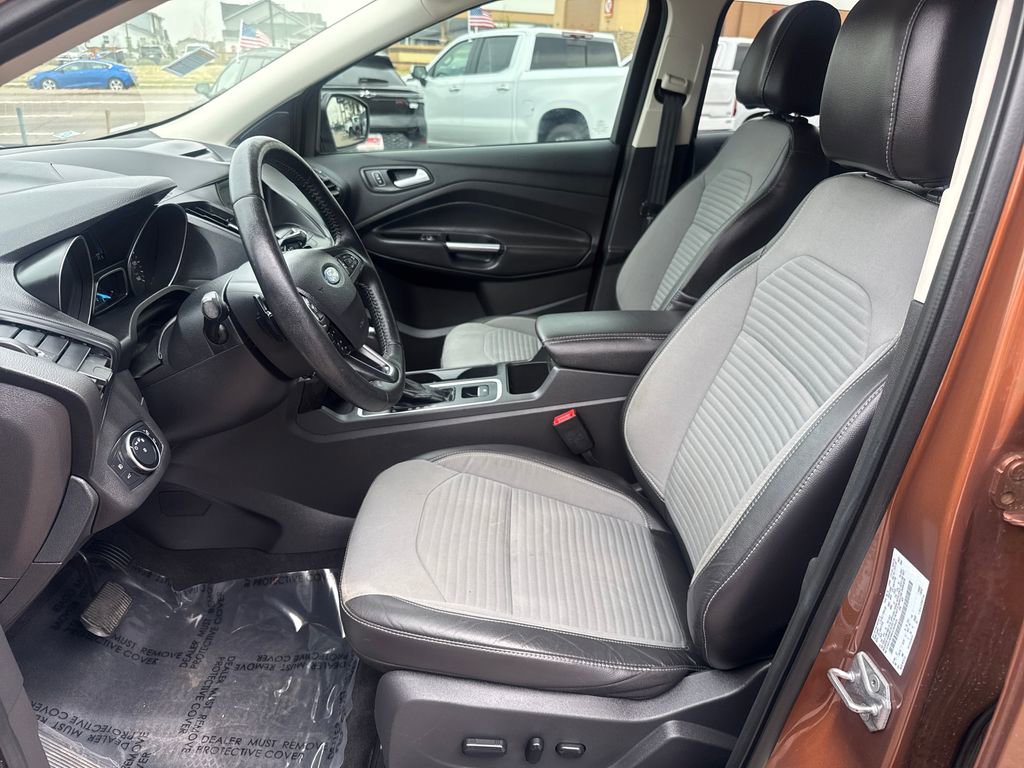 Used 2017 Ford Escape SE w/ Equipment Group 201A image 9