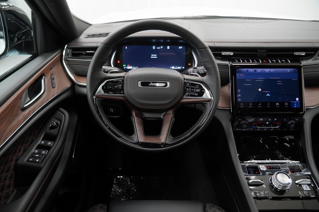 New 2025 Jeep Grand Cherokee Summit w/ Obsidian Package image 19
