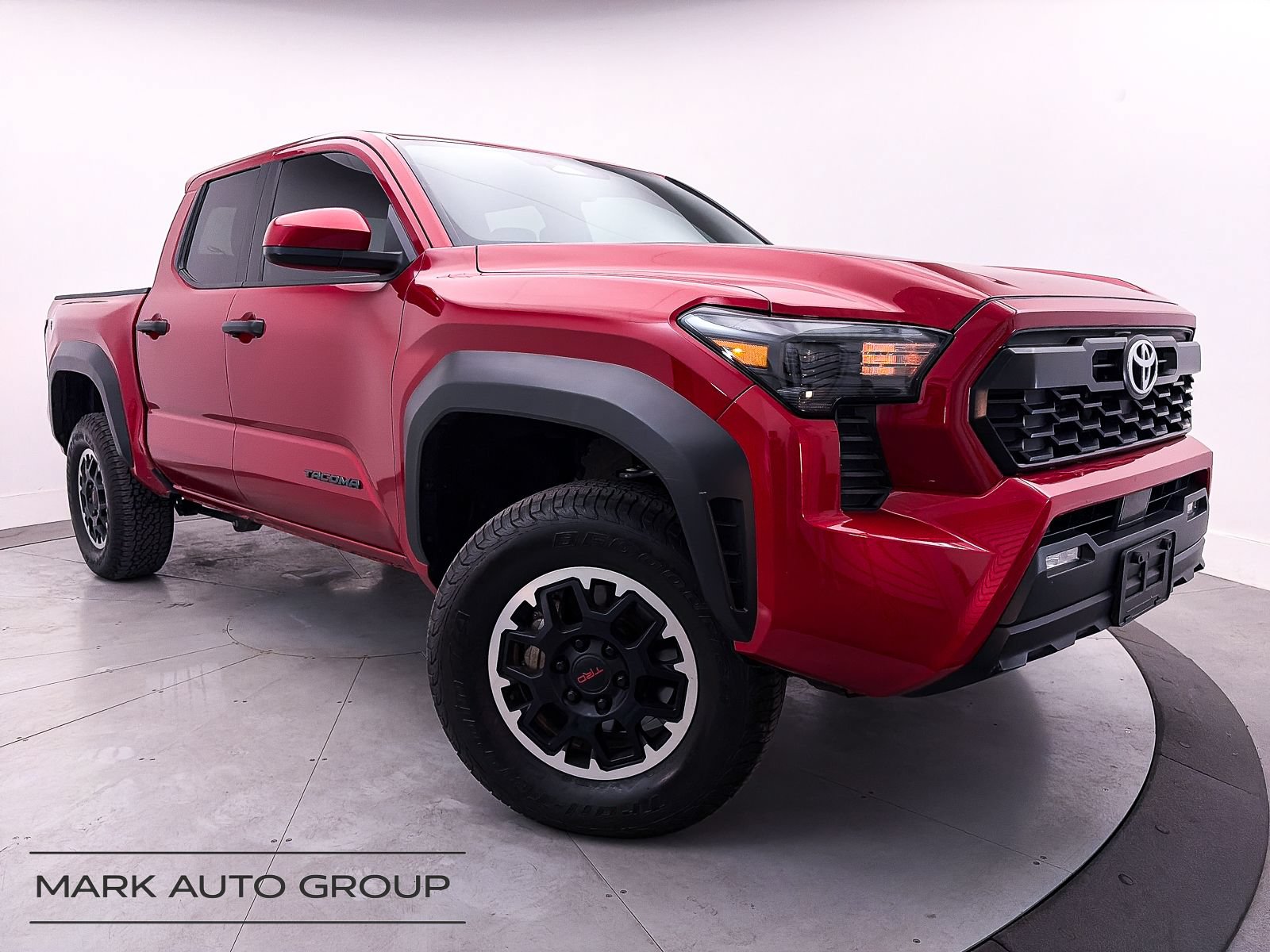Used 2024 Toyota Tacoma TRD Off-Road AWD/4WD image 1