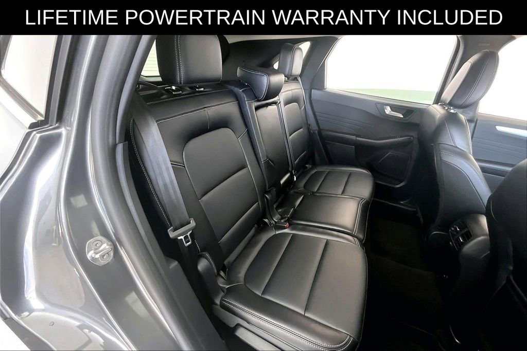 Used 2025 Ford Escape Platinum AWD/4WD image 36