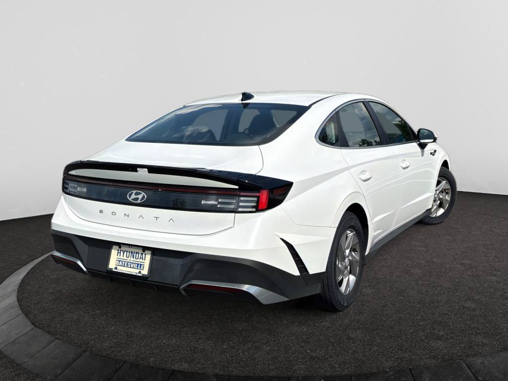 Used 2025 Hyundai Sonata SE FWD image 5