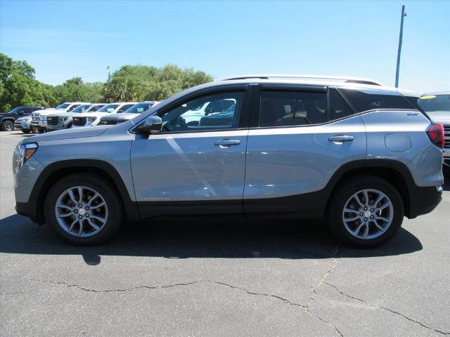 Used 2023 GMC Terrain SLT AWD/4WD image 2