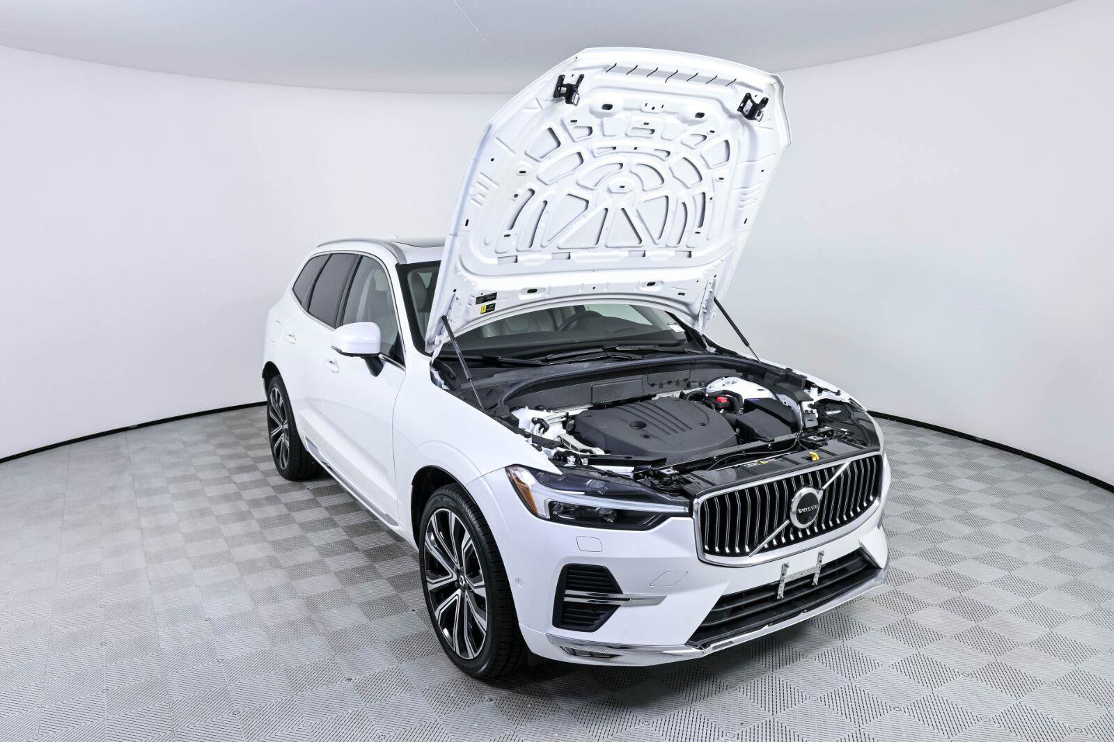 Certified 2023 Volvo XC60 B5 Ultimate FWD image 35