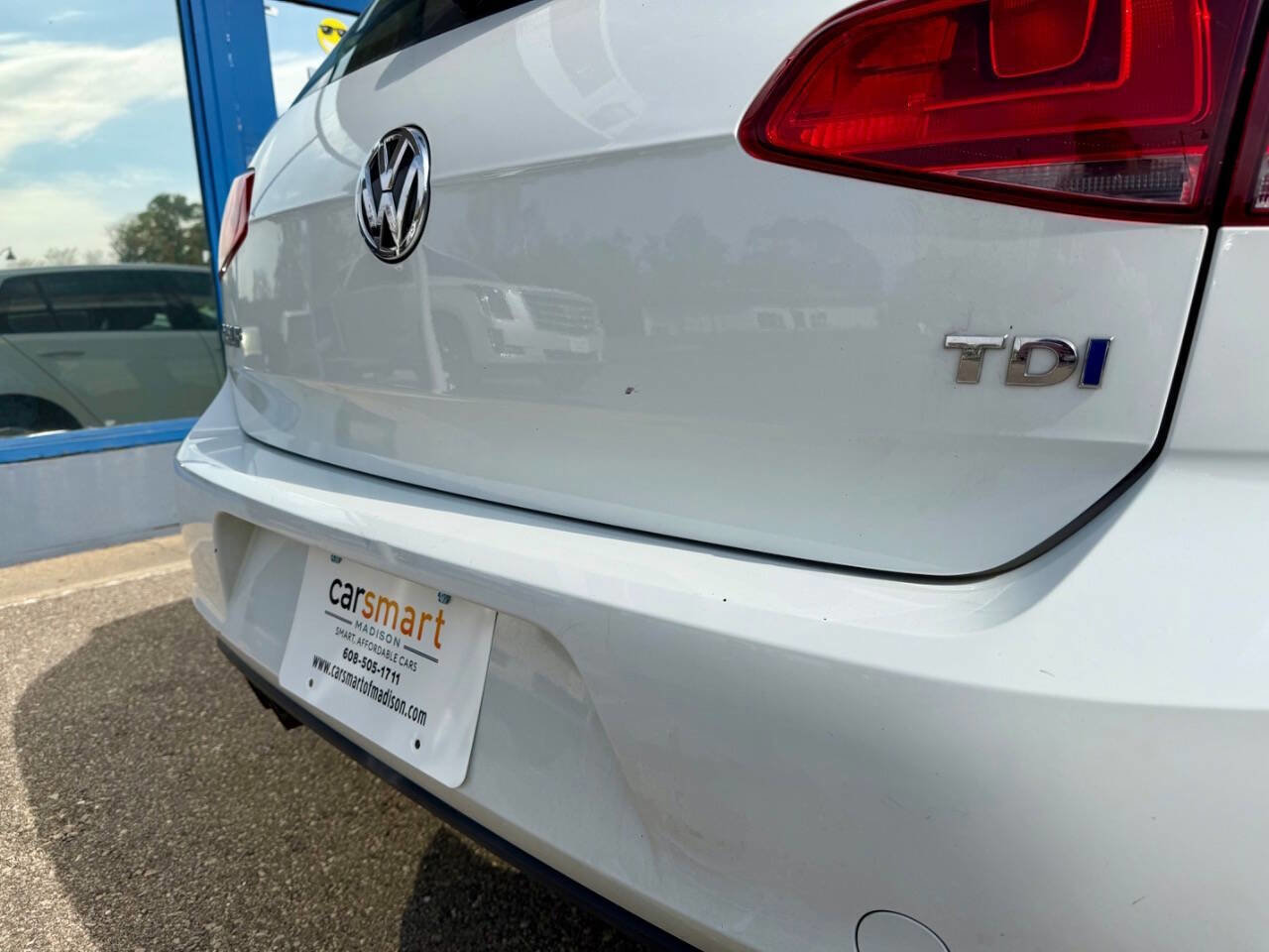 Used 2015 Volkswagen Golf TDI S FWD image 11