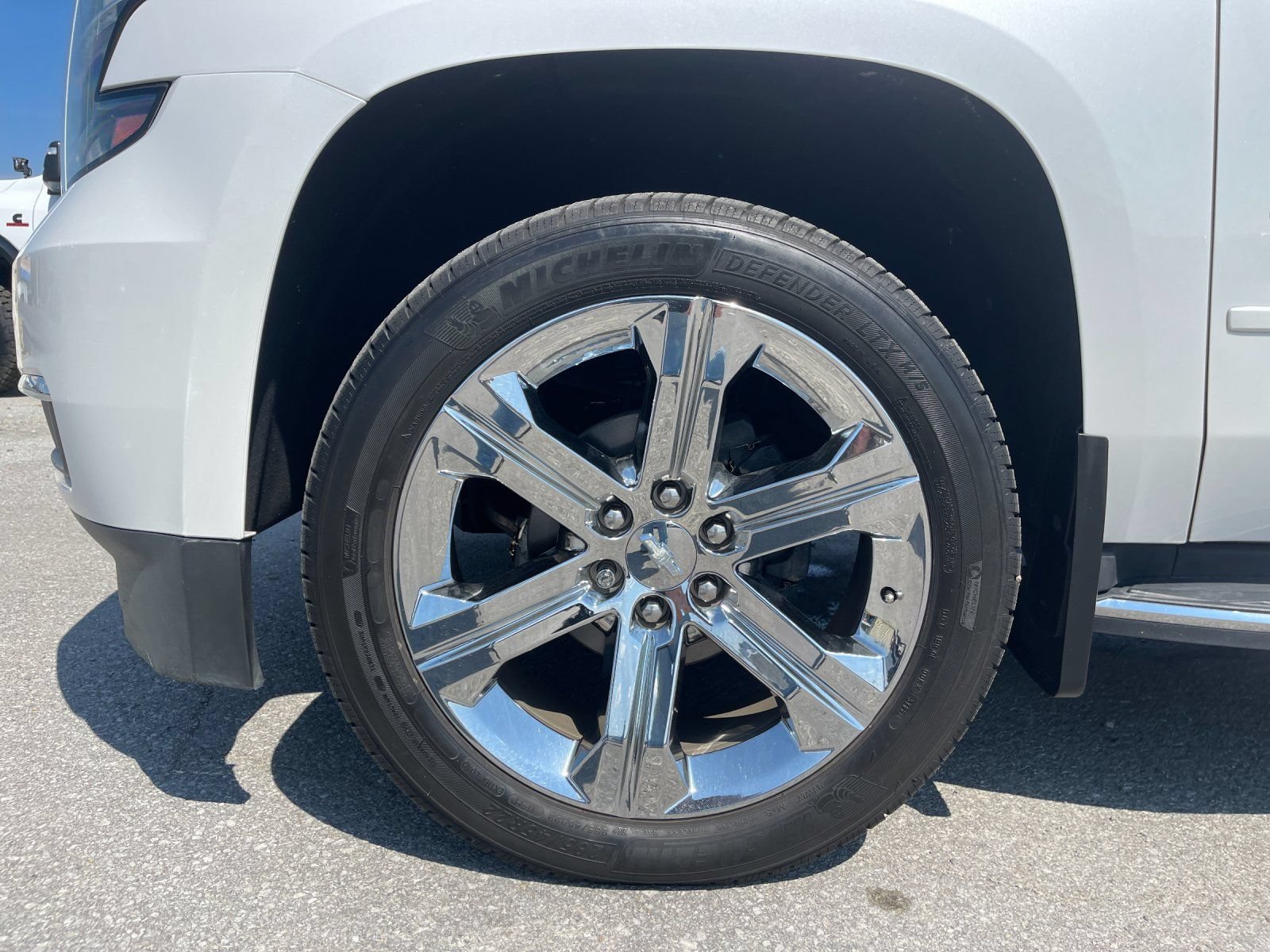 Used 2020 Chevrolet Tahoe Premier w/ 6.2L Performance Package AWD/4WD image 36