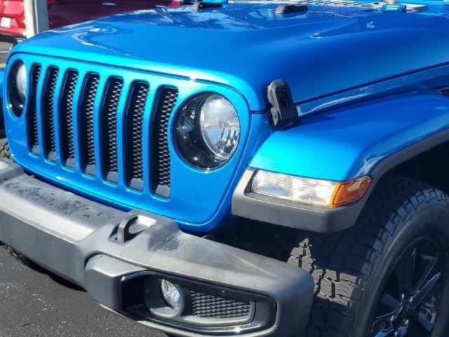 Used 2022 Jeep Wrangler Unlimited Sahara AWD/4WD image 10