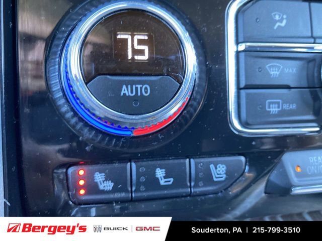 Certified 2024 GMC Yukon Denali image 39