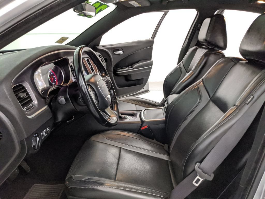 Used 2020 Dodge Charger SXT w/ Leather Interior Group RWD image 17