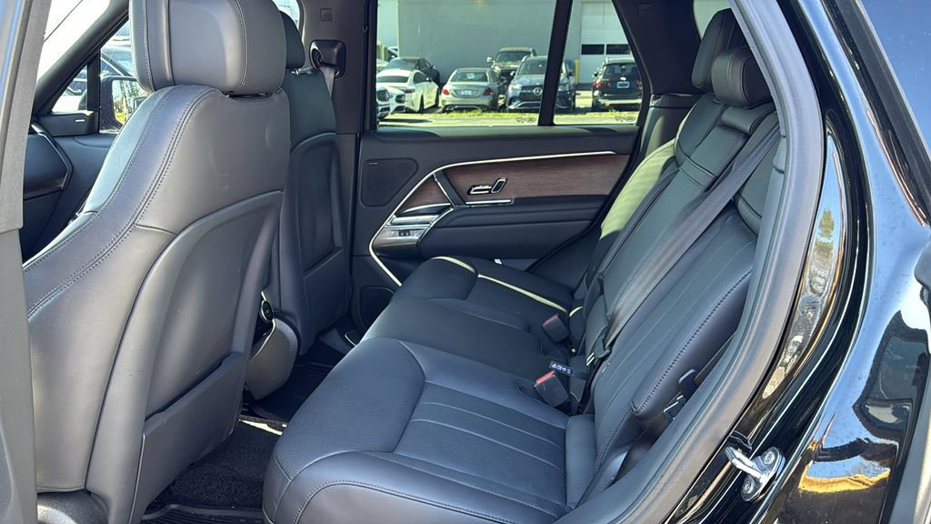 Used 2023 Land Rover Range Rover SE image 21