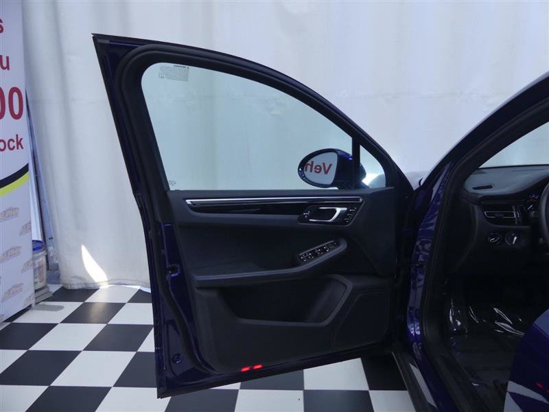 Used 2023 Porsche Macan AWD/4WD image 20
