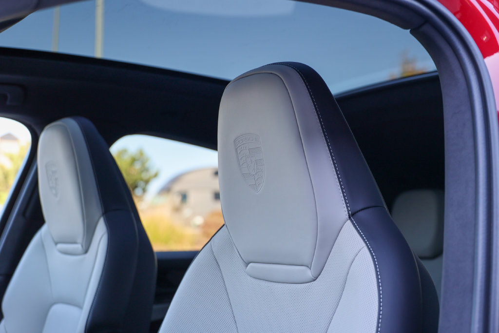 New 2026 Porsche Cayenne GTS AWD/4WD image 48
