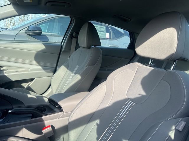 Used 2025 Hyundai Elantra Sport image 12