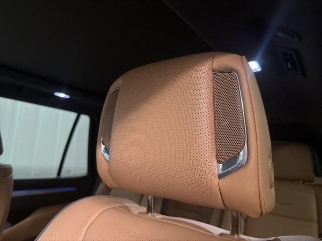 Certified 2026 Cadillac Escalade Luxury w/ LPO, Floor Liner Package RWD image 17