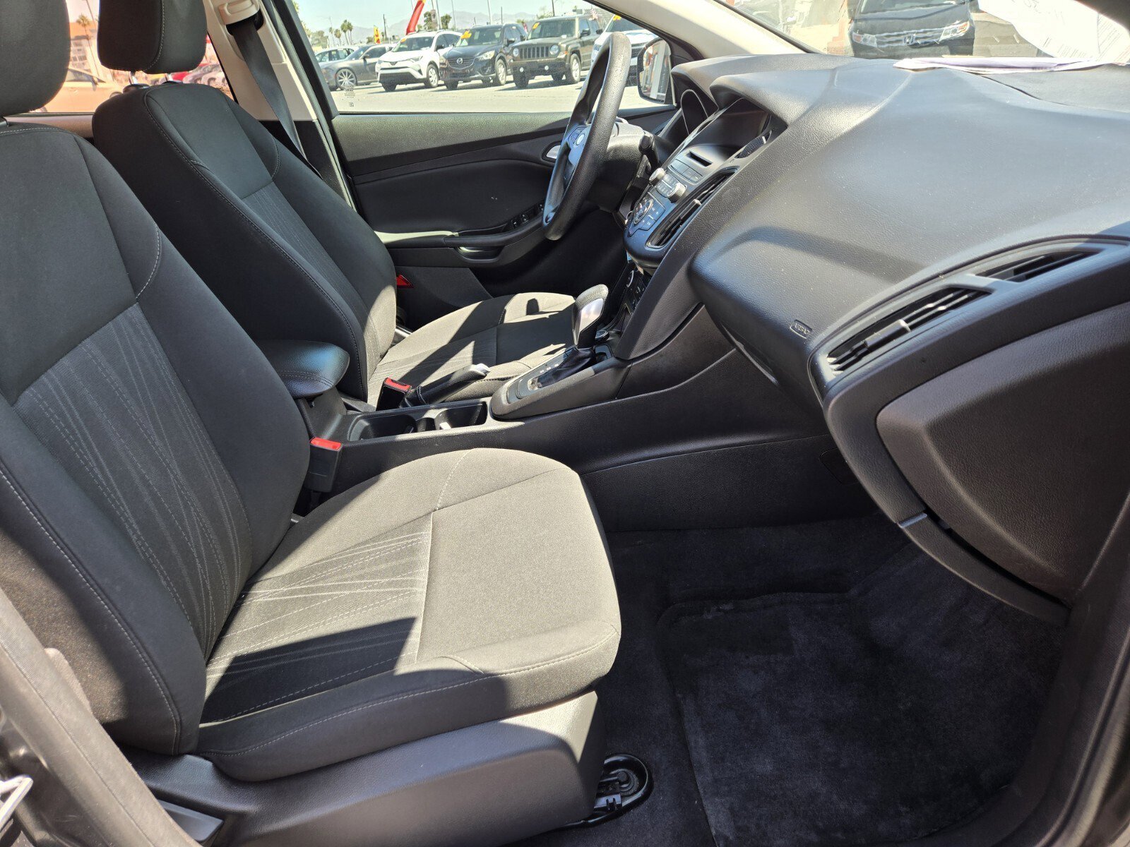 Used 2017 Ford Focus SE FWD image 12
