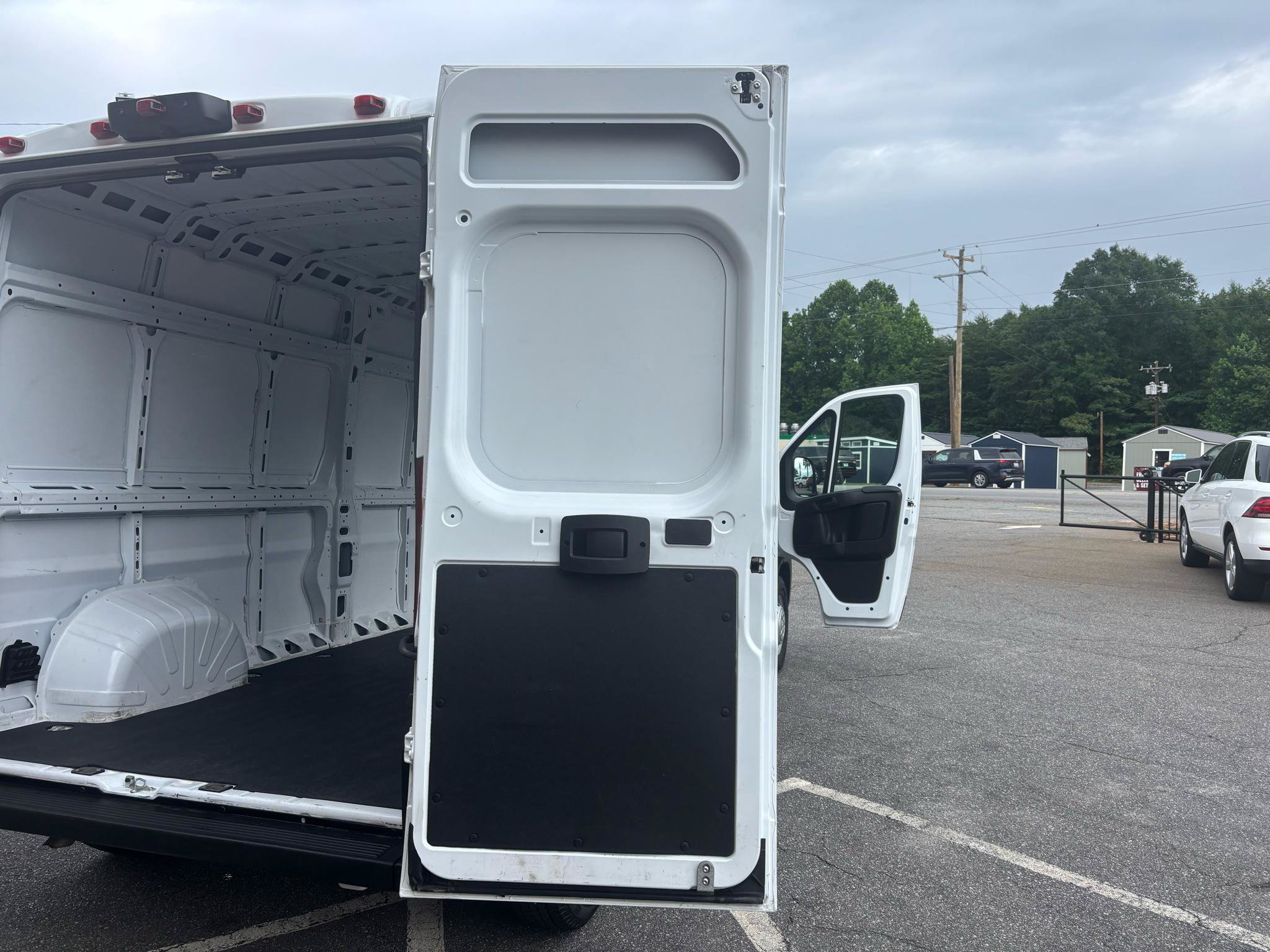 Used 2024 RAM ProMaster 2500 w/ Convenience Group FWD image 41