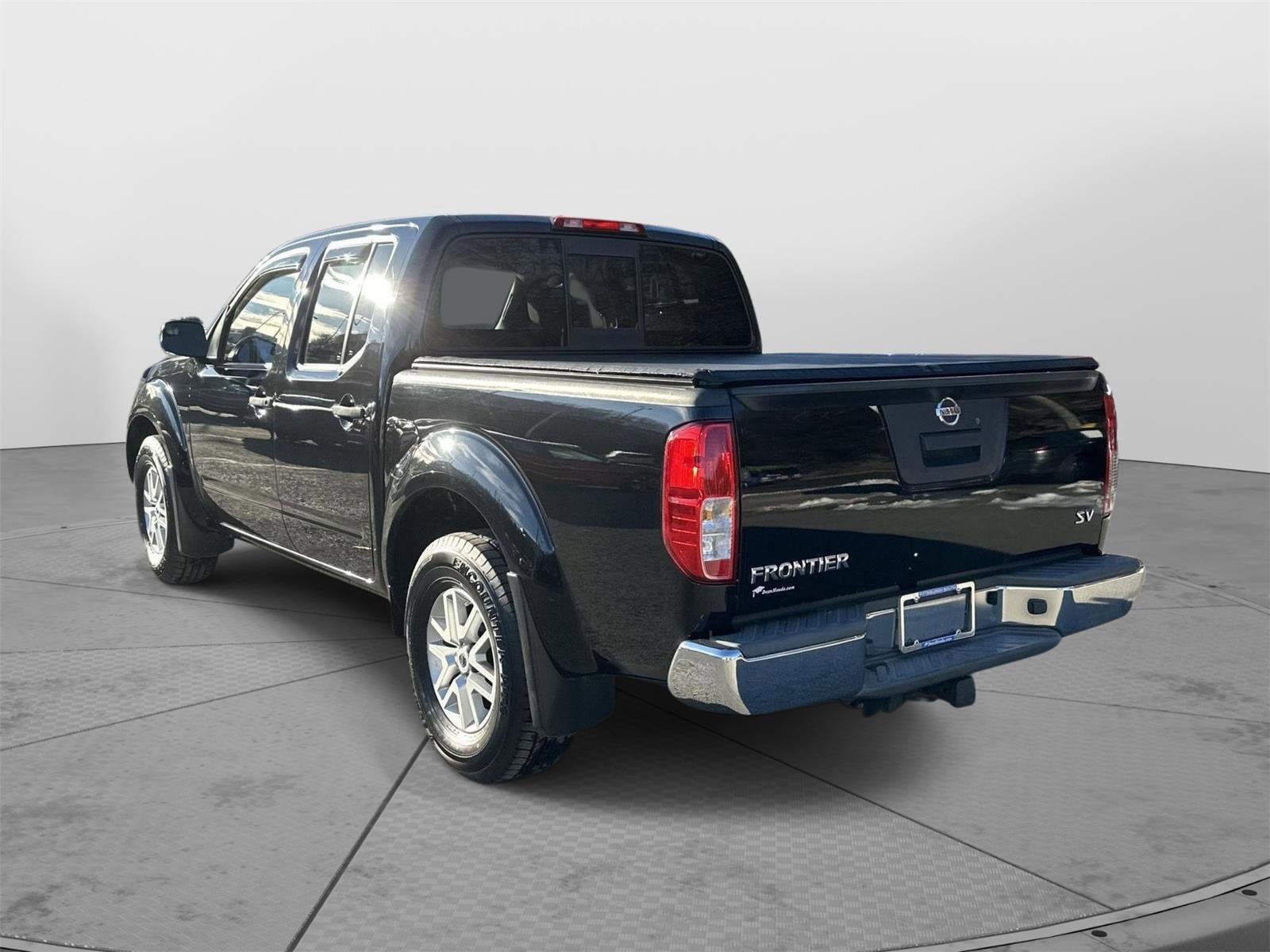 Used 2016 Nissan Frontier SV image 5