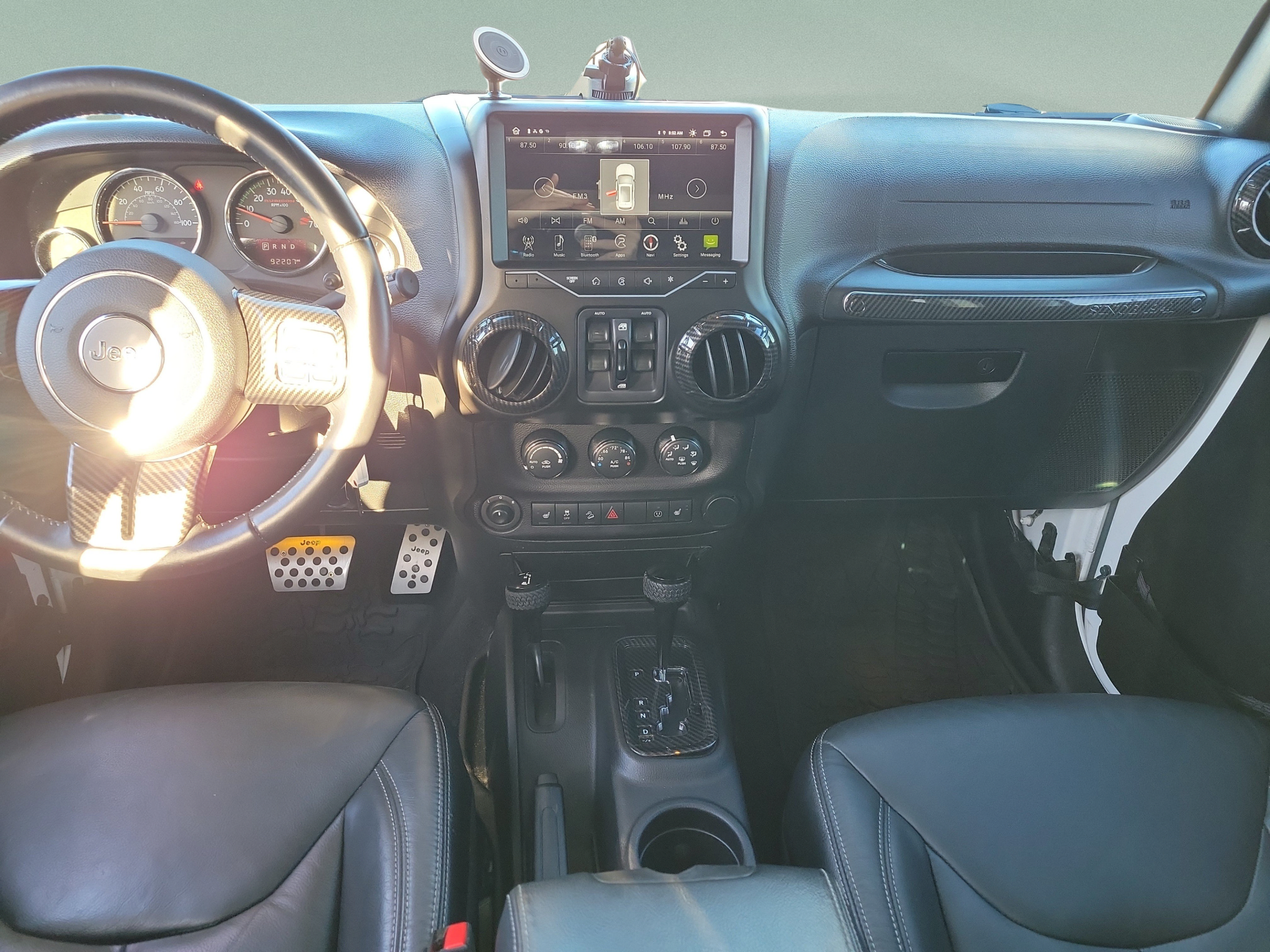 Used 2016 Jeep Wrangler Unlimited Rubicon AWD/4WD image 9