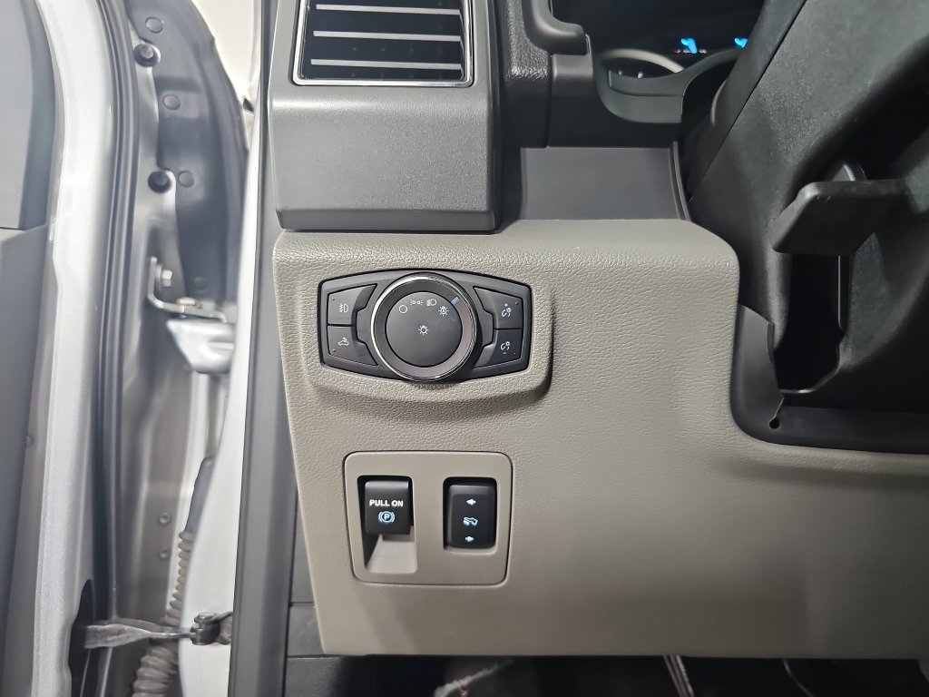 Used 2019 Ford F150 XLT w/ Equipment Group 302A Luxury AWD/4WD image 31