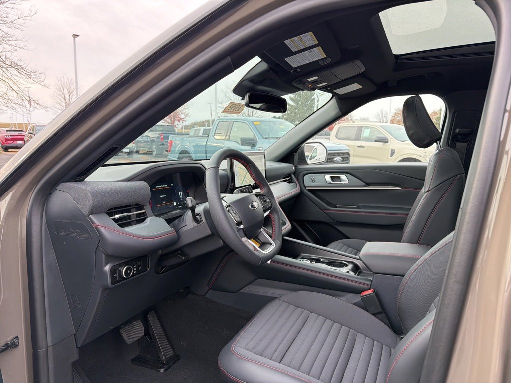 New 2026 Ford Explorer ST-Line w/ ST-Line Street Pack image 27