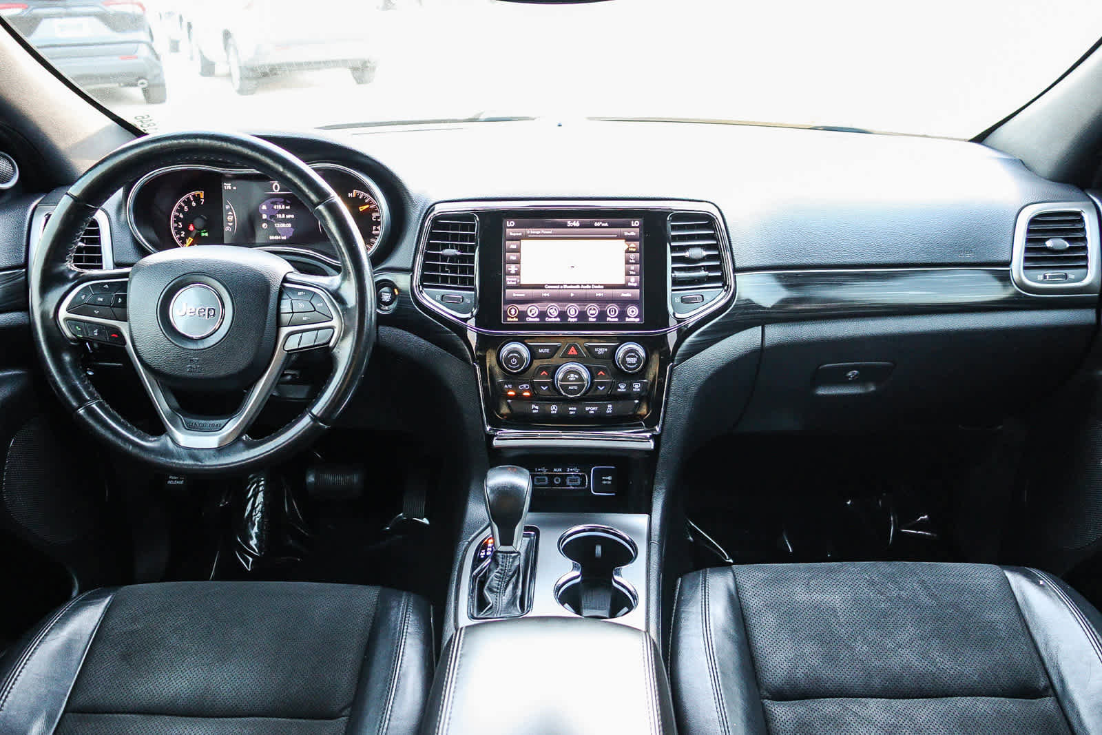 Used 2019 Jeep Grand Cherokee Laredo w/ Laredo X Package image 12