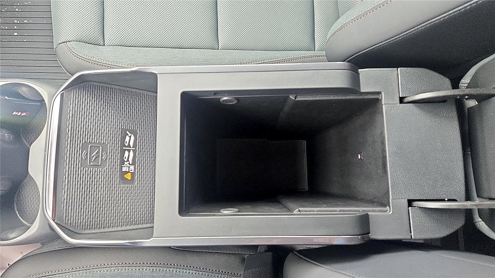 New 2026 GMC Terrain AT4 w/ LPO, Floor Liner Package AWD/4WD image 38