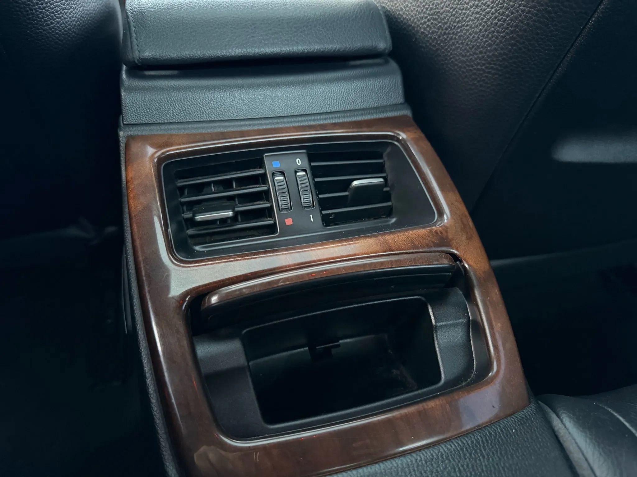 Used 2011 BMW 328i xDrive Coupe image 29