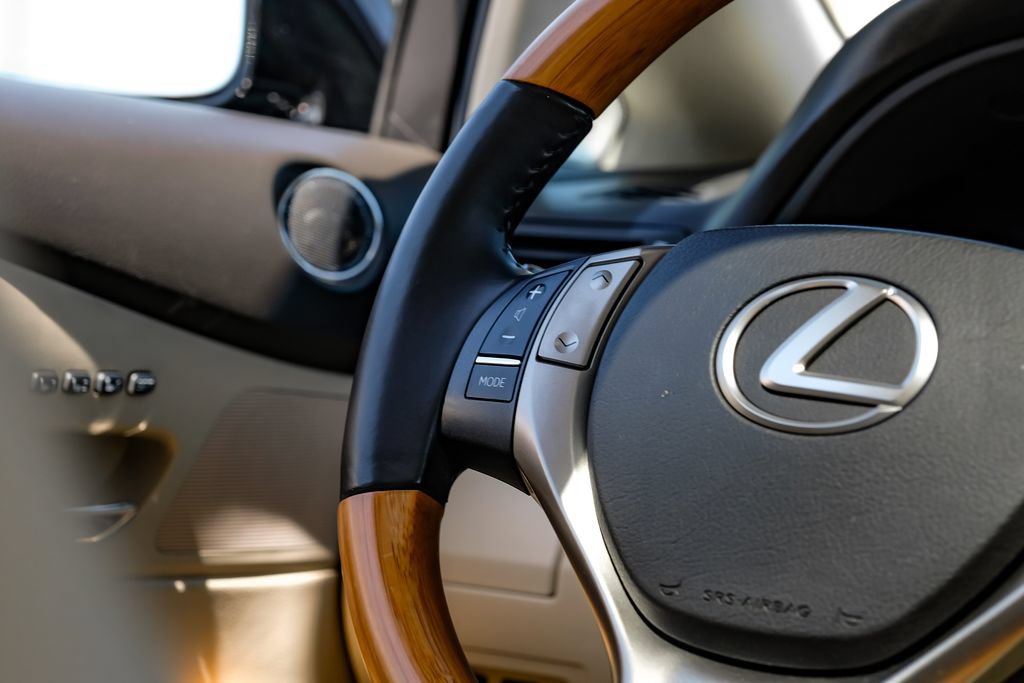 Used 2015 Lexus RX 450h AWD image 16