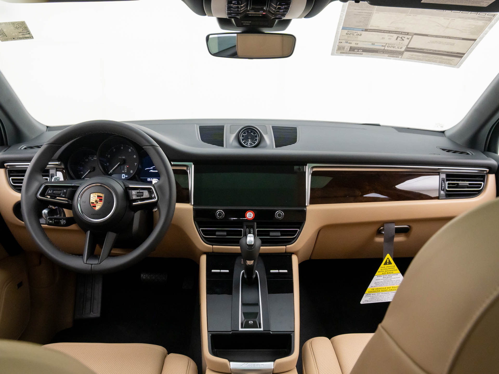 Certified 2026 Porsche Macan AWD/4WD image 11