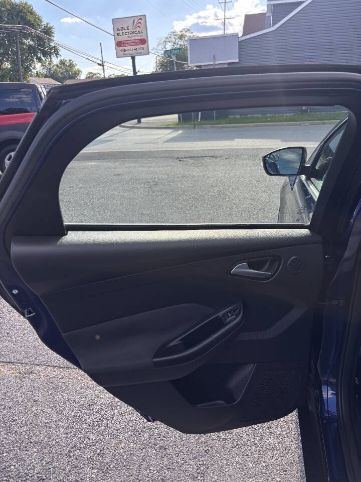 Used 2012 Ford Focus Titanium FWD image 13