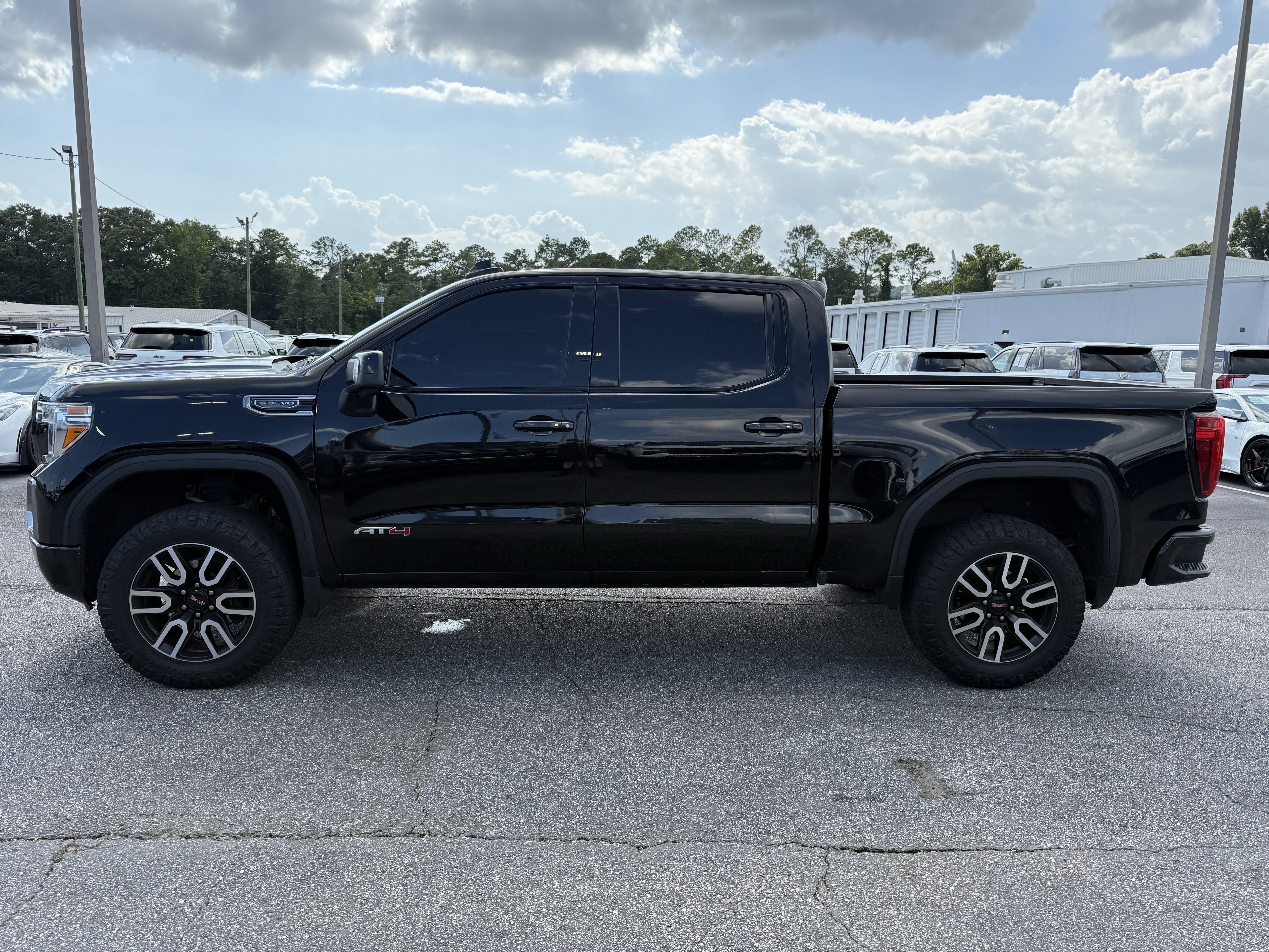 Used 2020 GMC Sierra 1500 AT4 w/ AT4 Premium Package AWD/4WD image 8