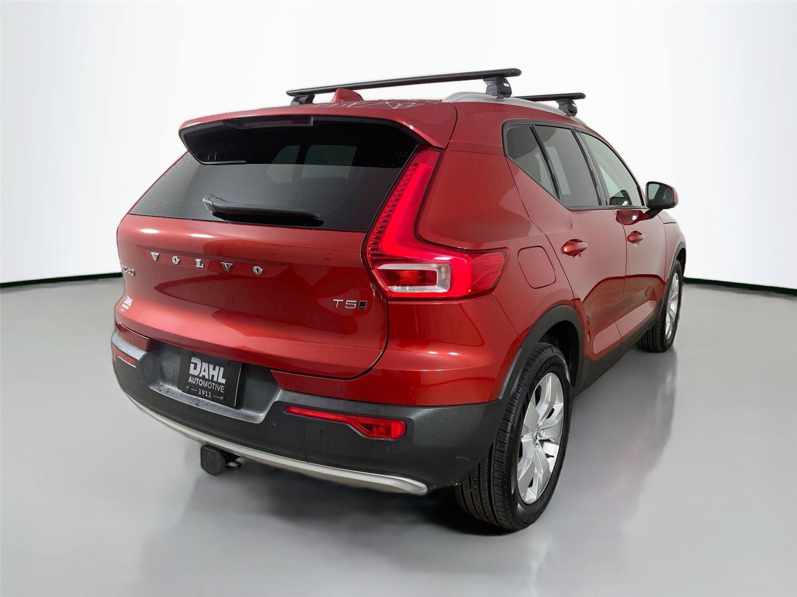 Used 2020 Volvo XC40 T5 Momentum w/ Protection Package Premier AWD/4WD image 13