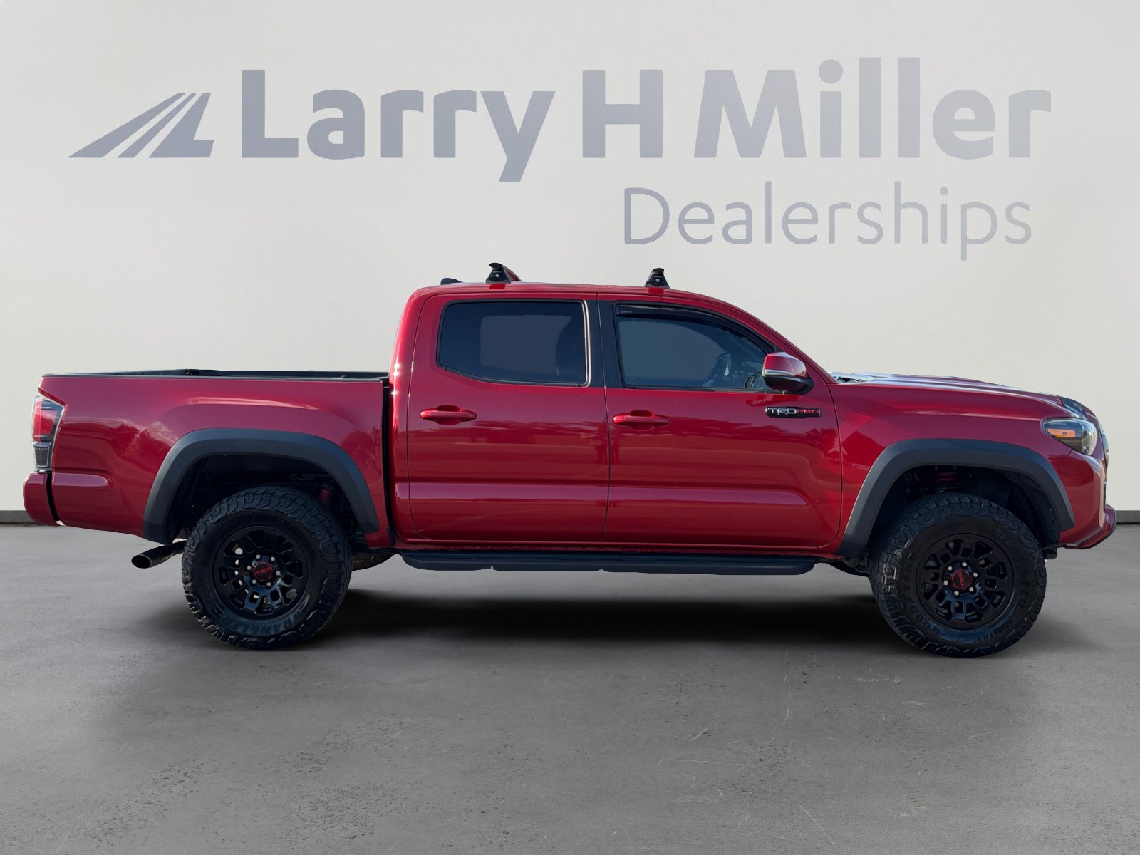 Used 2017 Toyota Tacoma TRD Pro AWD/4WD image 7
