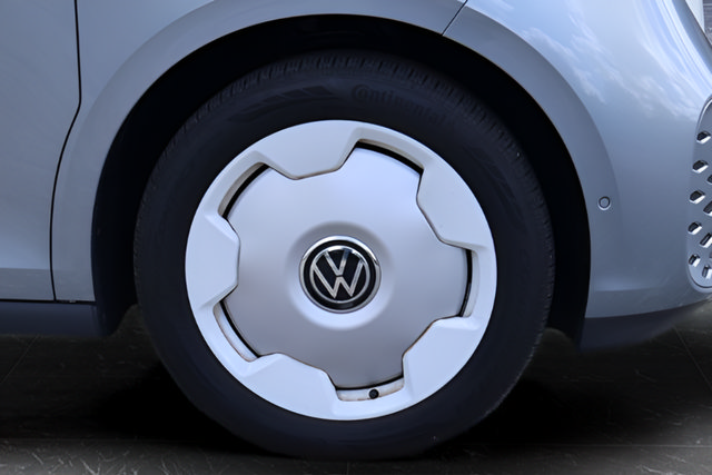 Certified 2025 Volkswagen ID. Buzz 1st Edition AWD/4WD image 10