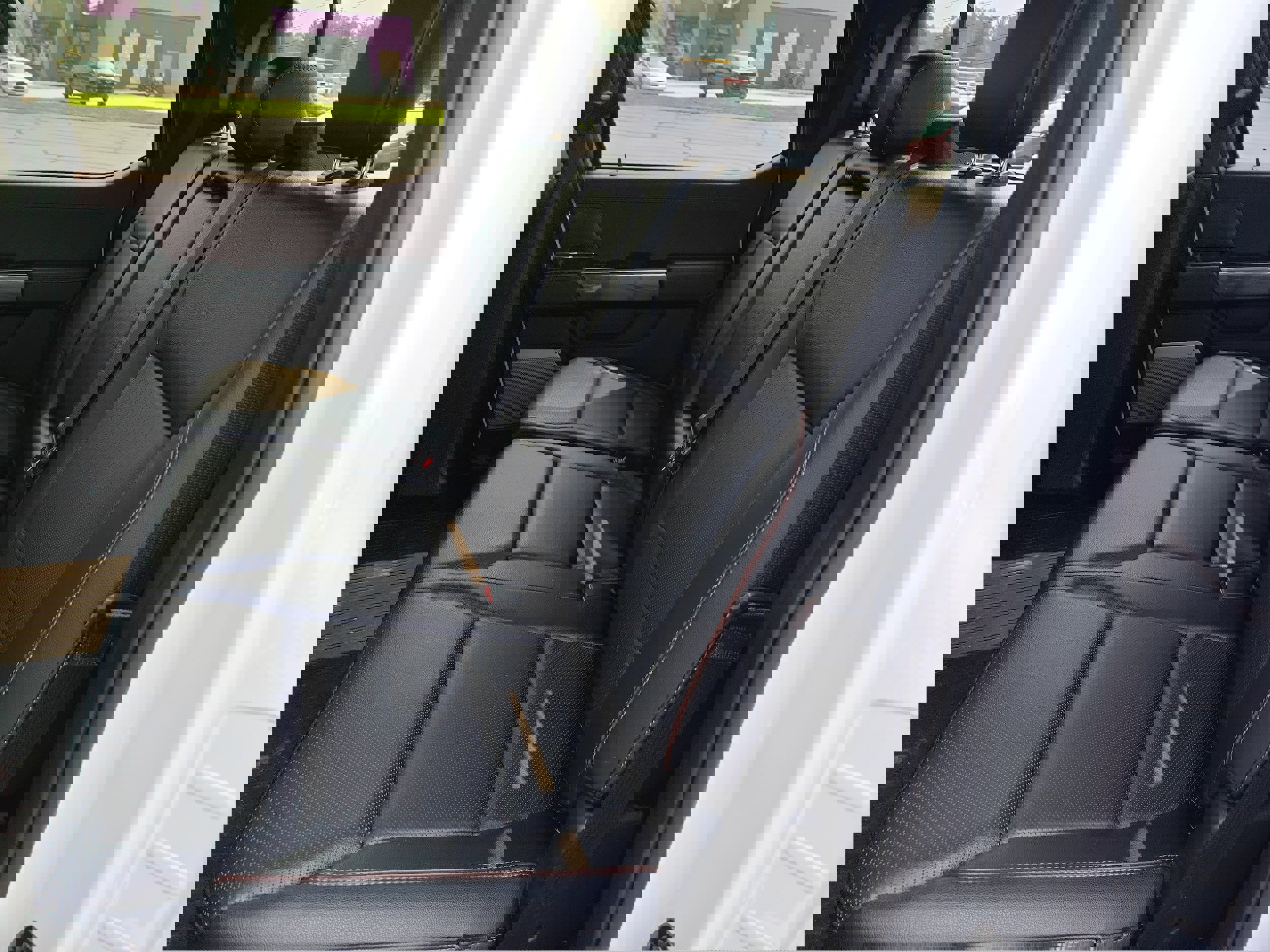 Used 2022 Ford F150 Lariat w/ Equipment Group 502A High image 18