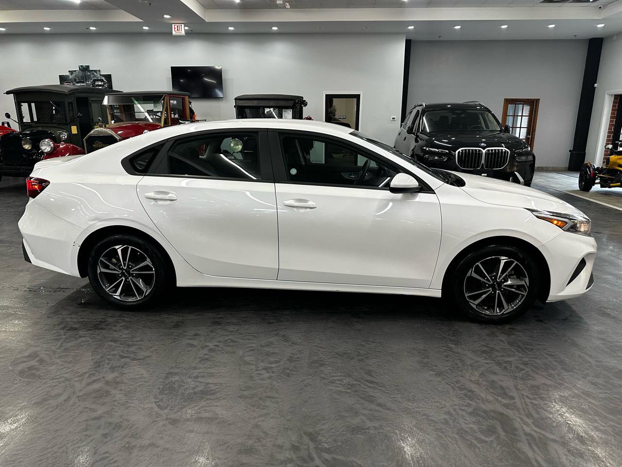 Used 2024 Kia Forte LXS image 4