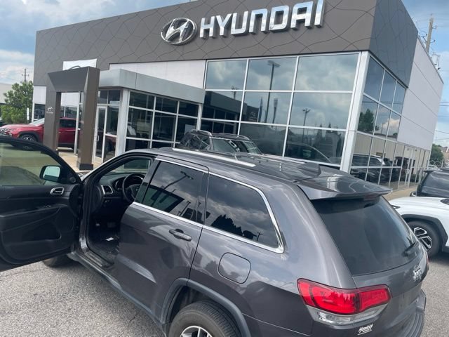 Used 2020 Jeep Grand Cherokee Laredo w/ Laredo X Package RWD image 23