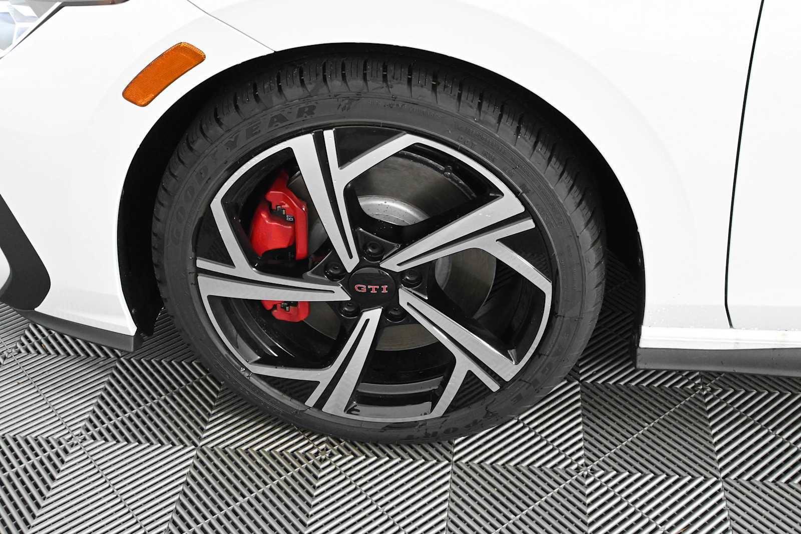New 2026 Volkswagen GTI SE FWD image 30