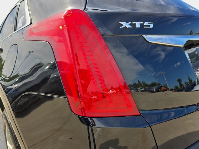 Used 2017 Cadillac XT5 Luxury w/ Driver Awareness Package FWD image 38