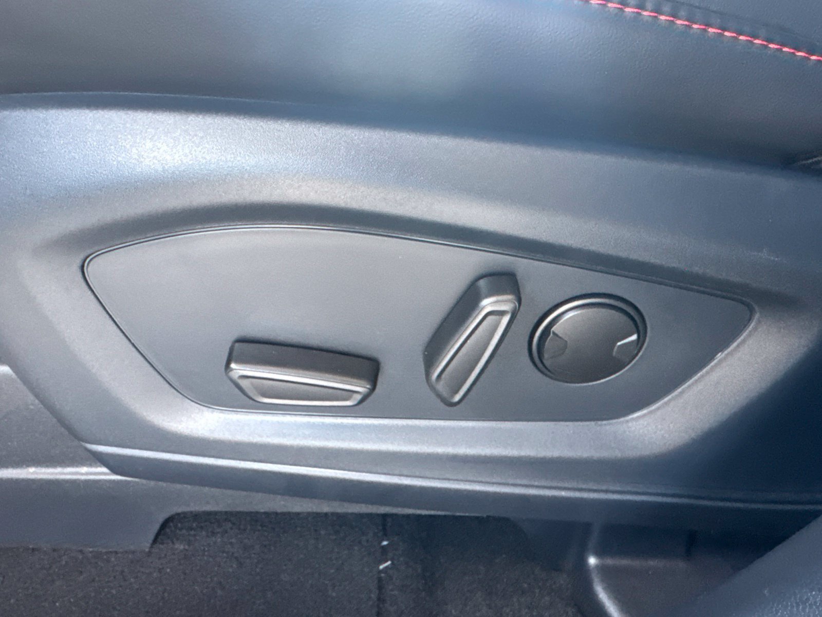 Certified 2025 Ford Explorer ST-Line AWD/4WD image 25