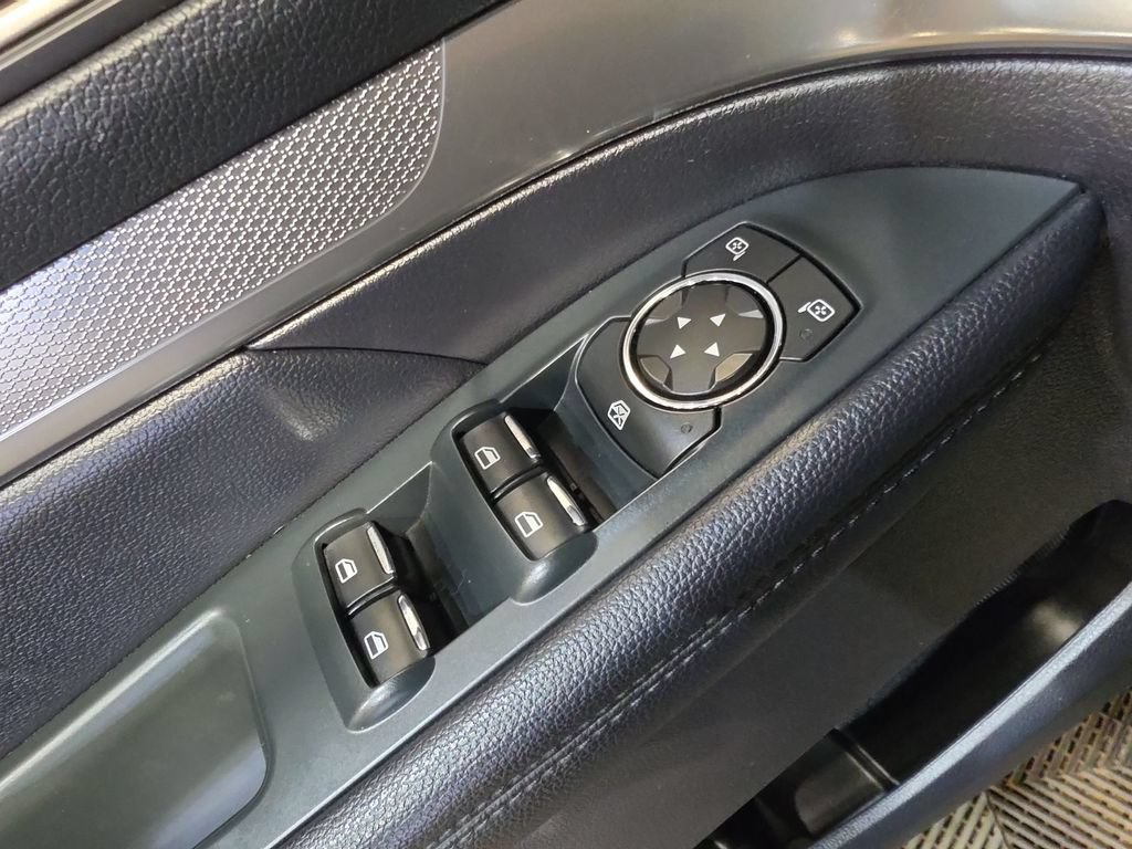 Used 2018 Ford Explorer XLT AWD/4WD image 15