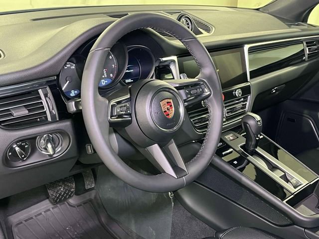 New 2026 Porsche Macan image 16