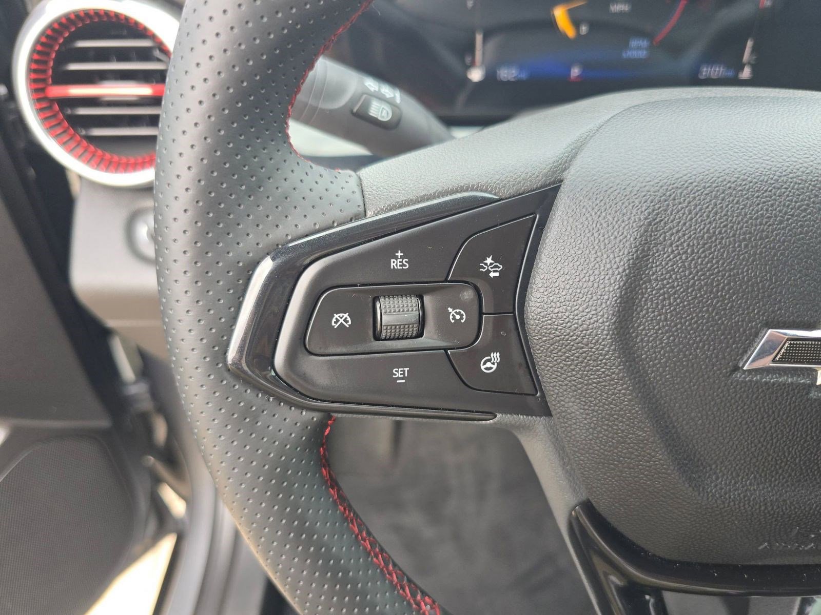 Used 2025 Chevrolet Trax RS w/ Driver Confidence Package image 16