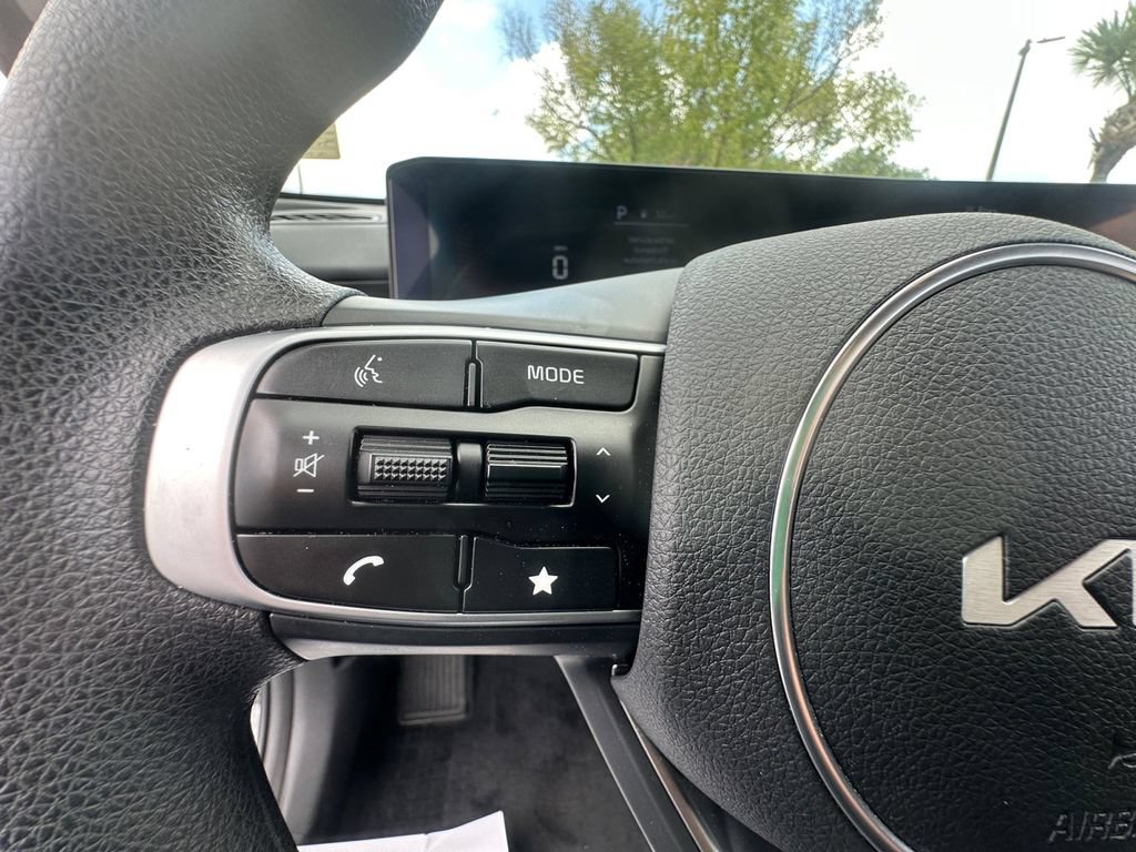 Used 2025 Kia K5 LXS FWD image 28
