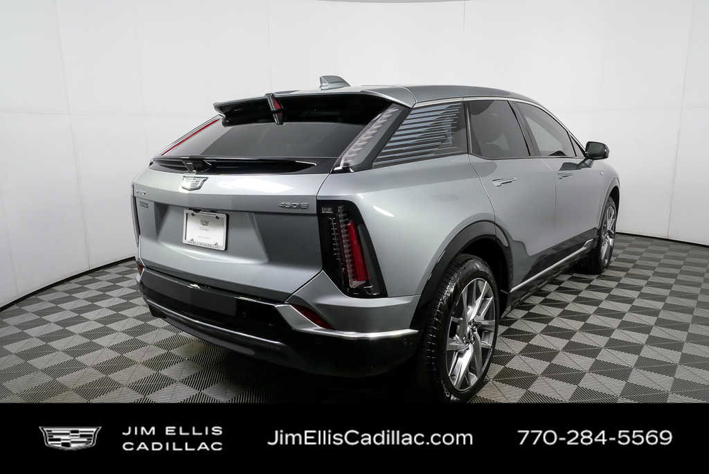 New 2026 Cadillac Optiq Luxury 2 RWD image 3
