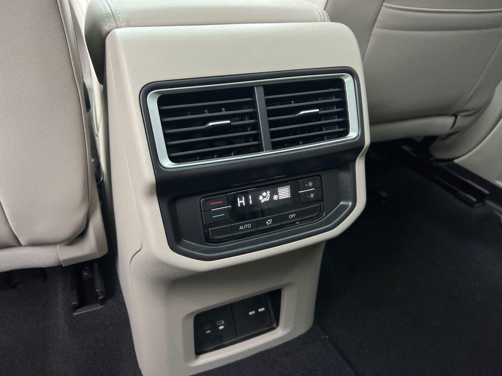 New 2026 Volkswagen Atlas SE image 18