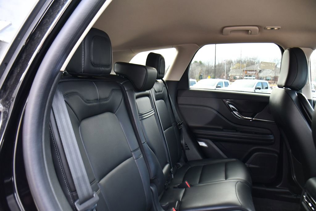 Used 2024 Lincoln Corsair Premiere image 17