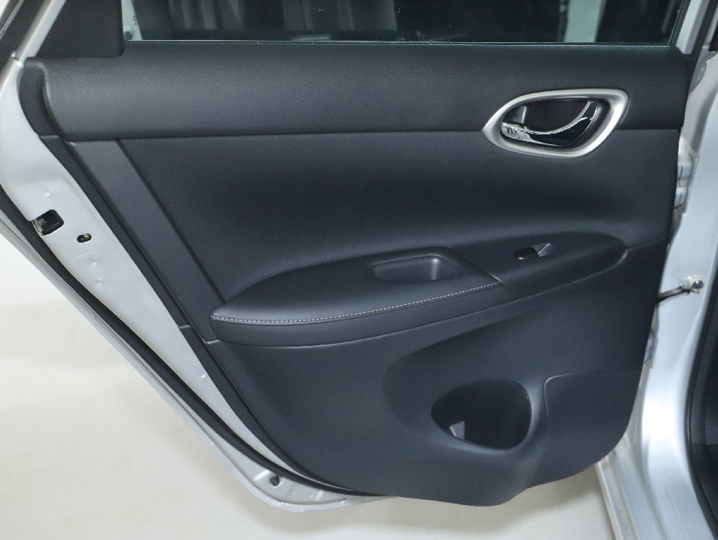 Certified 2019 Nissan Sentra SV FWD image 14